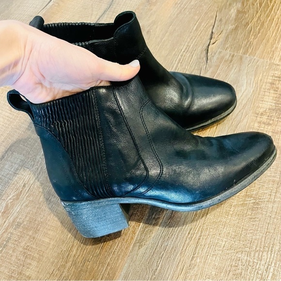 UGG Collection Felisa Black Leather Booties - Picture 2 of 8